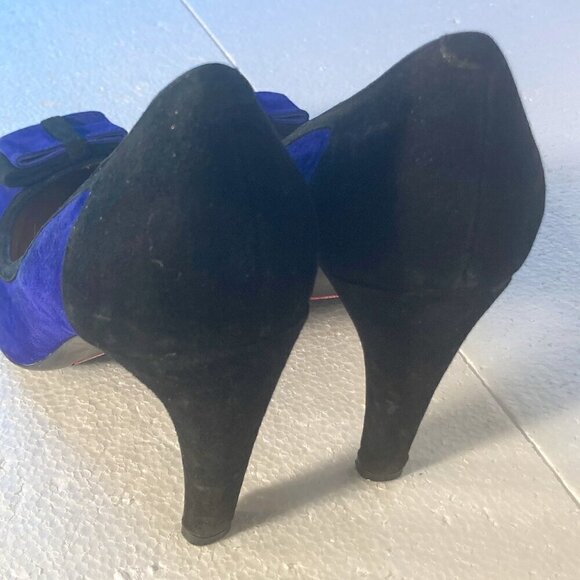 Isaac Mizrahi SZ 9 Isleah Black & Sapphire Blue Suede Bow Pumps Formal Pin-up - Picture 7 of 11